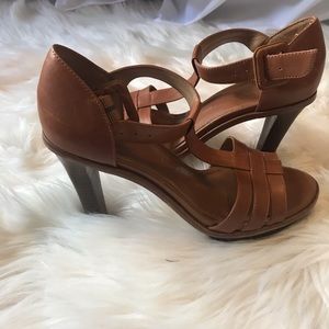 Banana Republic Roia dark amber sandal with heal